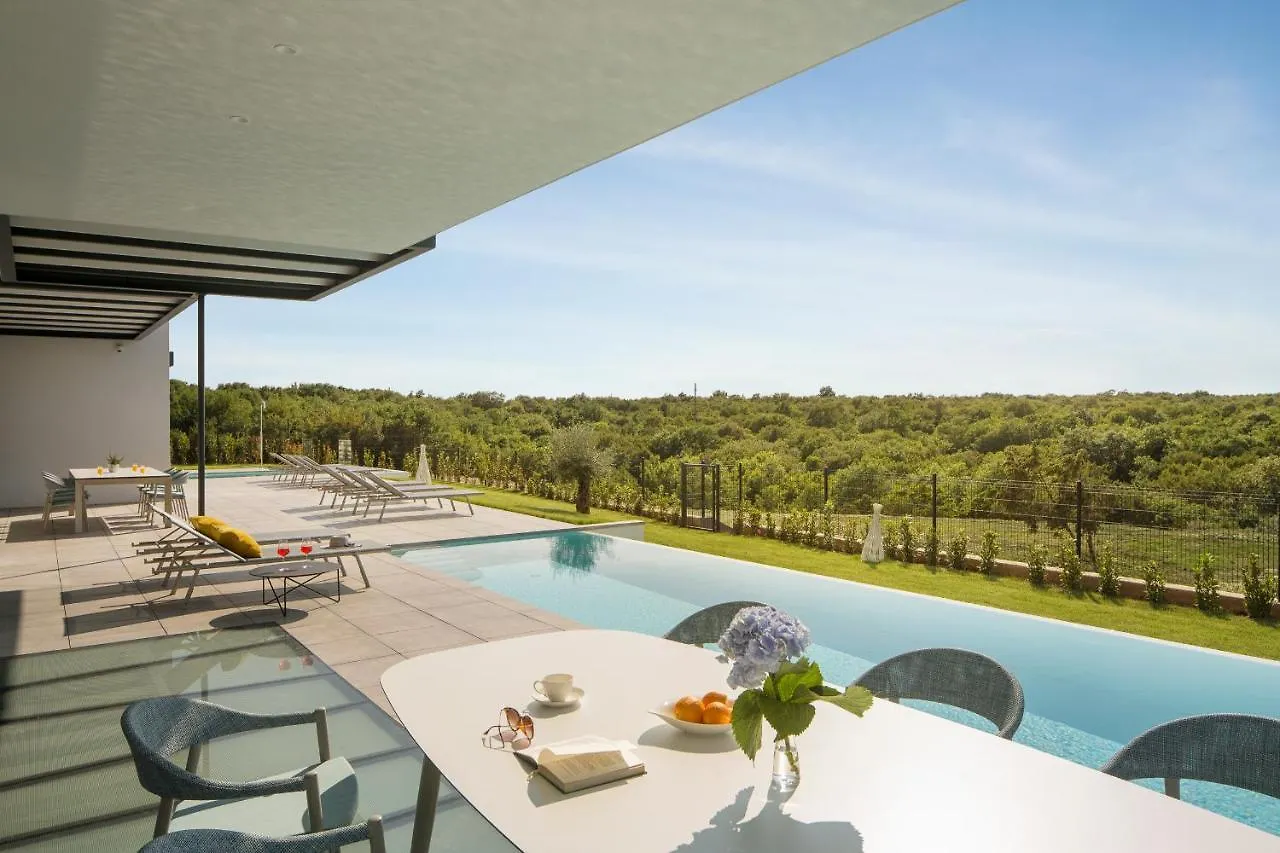 Design Villa Noble With Spa Bale