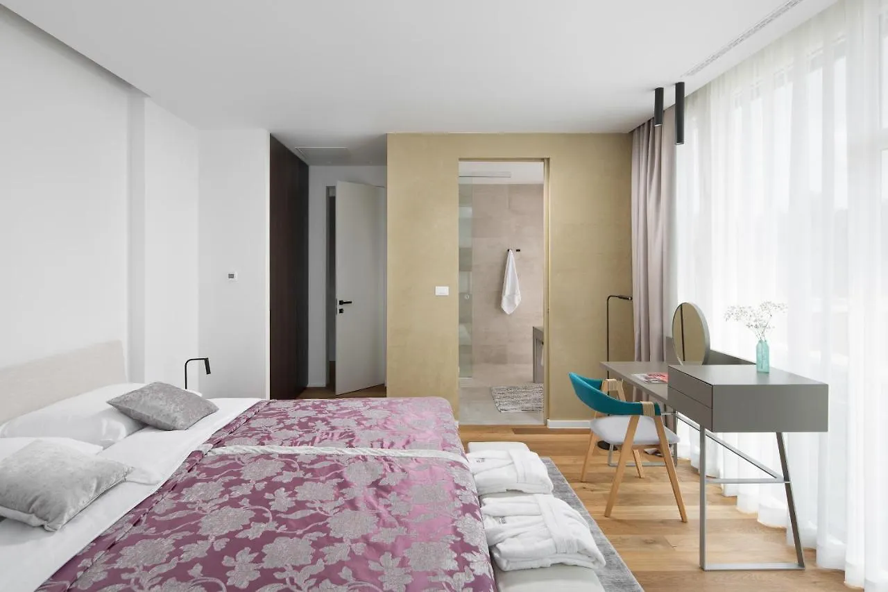 Design Villa Noble With Spa Bale